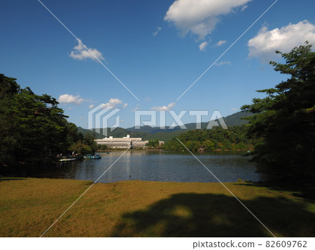 Kyoto treasure pond 82609762