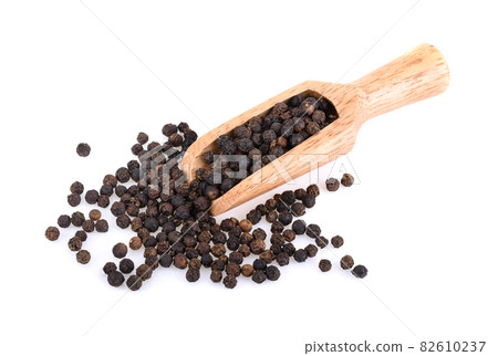black pepper isolated on white background black pepper isolated on white background 82610237