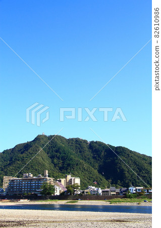長良溫泉,金花山和岐阜城的風景 長良溫泉,金花山和岐阜城的風景 82610986