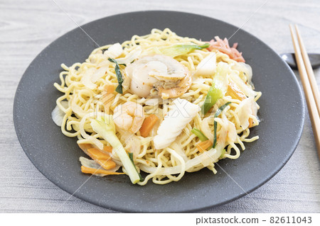 Delicious seafood salt-grilled soba 82611043