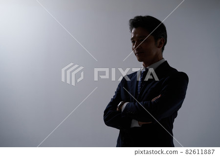 中年男性商務剪影 中年男性商務剪影 82611887