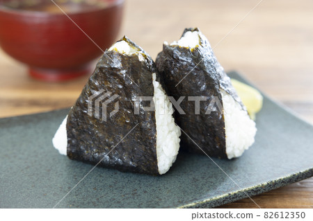 Rice ball and miso soup 82612350