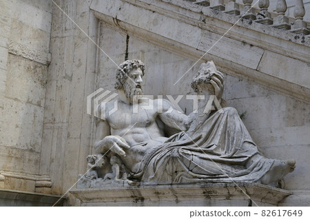 Trevi Fountain Trevi Fountain 82617649