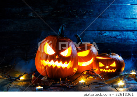 Halloween pumpkins head jack o lantern 82618361