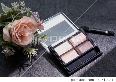Makeup cosmetics leather fashionable Makeup cosmetics leather fashionable 82619084
