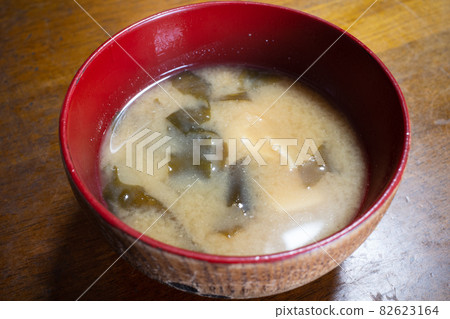 非常美味的傳統日本料理 非常美味的傳統日本料理 82623164