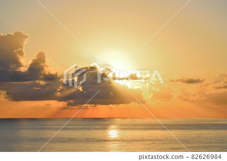 Amami Oshima: The beautiful dawn of Ayamaru Misaki Amami Oshima: The beautiful dawn of Ayamaru Misaki 82626984
