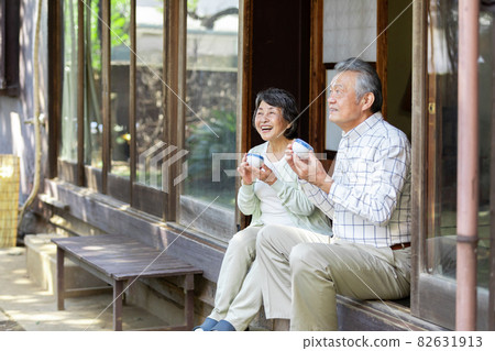 Senior couple living in the country Senior couple living in the country 82631913
