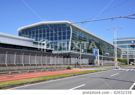 Tokyo International Airport Terminal 3 Building Tokyo International Airport Terminal 3 Building 82632356