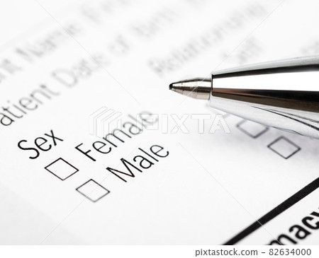 Pen over gender option checkboxes in a form Pen over gender option checkboxes in a form 82634000