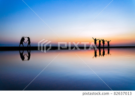 Chichibugahama in Kagawa Prefecture, which is called the Uyuni salt lake in Japan 82637013