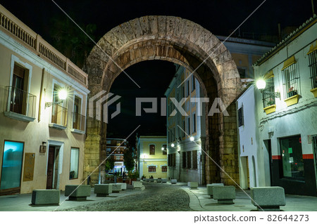 Arch of Trajan in Merida at night, Extremadura, Spain 82644273