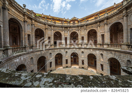 The courtyard of Villa Farnese in Caprarola 82645825