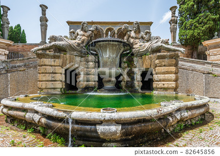 Fountain in the Gardens of Villa Farnese Fountain in the Gardens of Villa Farnese 82645856