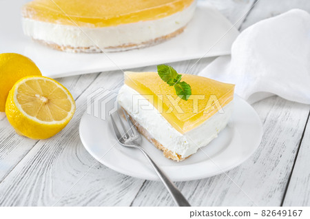 Gin and Tonic Cheesecake 82649167