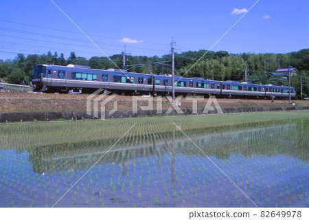 JR West 223 series rapid train JR West 223 series rapid train 82649978