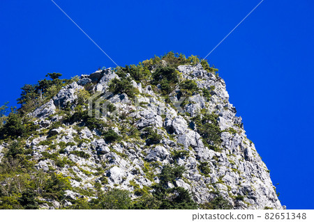 眼前聳立的岩壁妙城山 82651348