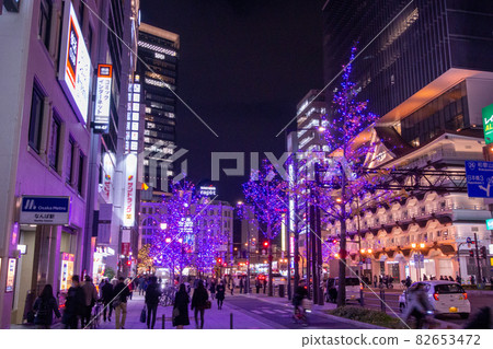 冬季大阪禦堂筋的燈飾 82653472