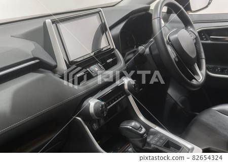 Passenger car dashboard driver's seat 82654324