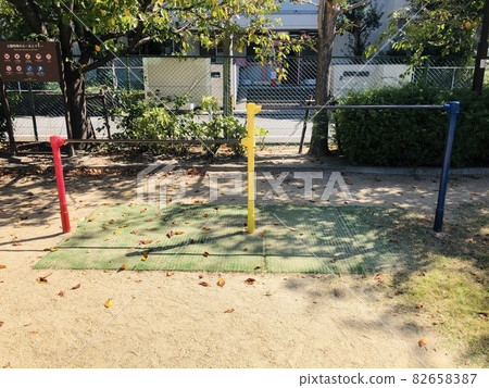 公園鐵吧 公園鐵吧 82658387