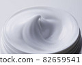 White cream basic cosmetics sizzle close-up 82659541