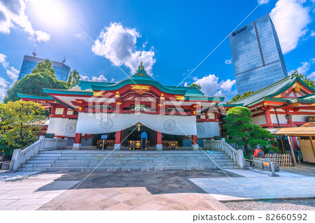 Tokyo cityscape in Japan, overlooking Hie Shrine 82660592