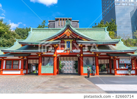 Tokyo cityscape in Japan, overlooking Hie Shrine Tokyo cityscape in Japan, overlooking Hie Shrine 82660714