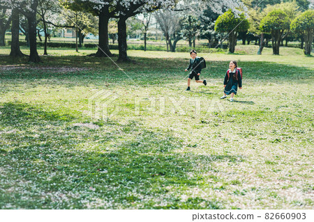 小學入口 82660903