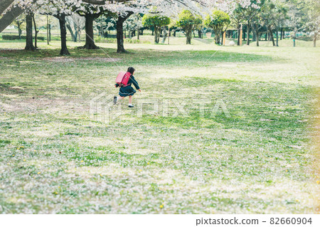 小學入口 82660904