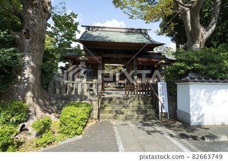 建於武藏郡立花郡的寺廟，與奈良時代的聖武天皇有關。 82663749