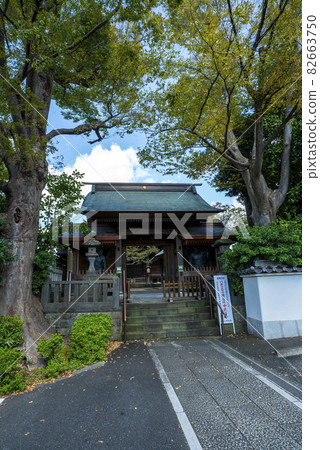 建於武藏郡立花郡的寺廟，與奈良時代的聖武天皇有關。 82663750