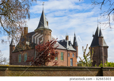 Castle Kasteel Heeswijk in Netherlands Castle Kasteel Heeswijk in Netherlands 82665803