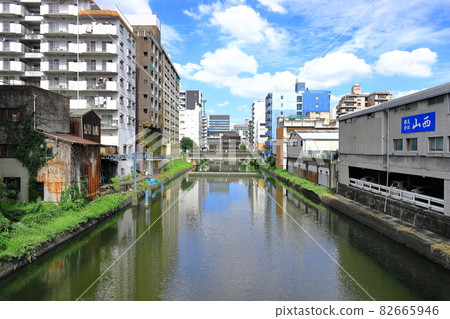 Shinhori River seen from the bridge in Naka-ku, Nagoya Shinhori River seen from the bridge in Naka-ku, Nagoya 82665946