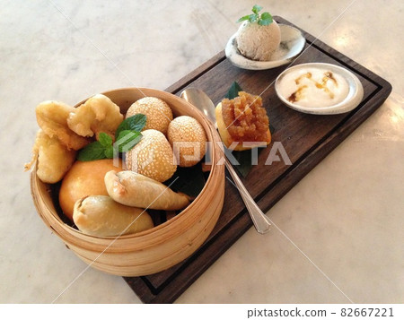 Chinese sweets dim sum set 82667221