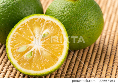 To dodge To dodge 82667563