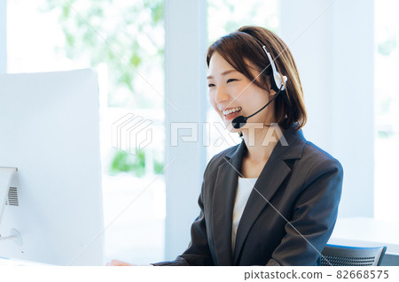 Female operator call center Female operator call center 82668575