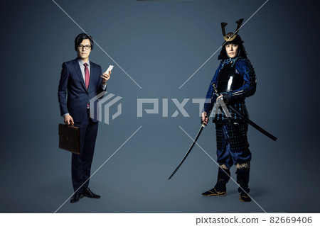 Lined up businessmen and samurai Lined up businessmen and samurai 82669406
