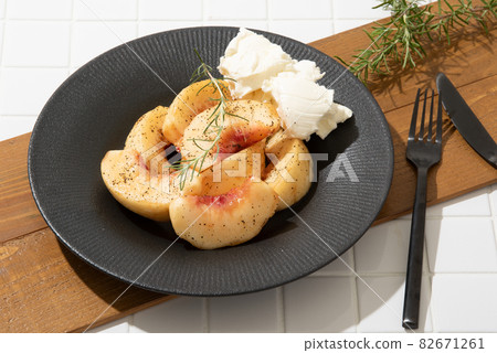 Peach Earl Gray Marinated Peach Earl Gray Marinated 82671261