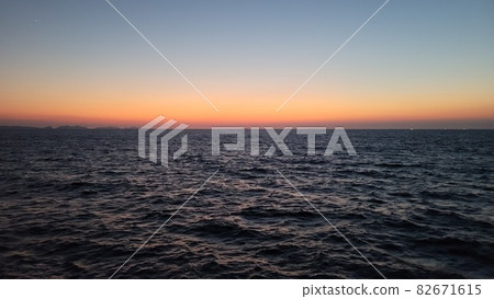 sunset 82671615