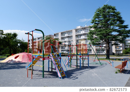 住宅區內的遊戲裝置 住宅區內的遊戲裝置 82672573