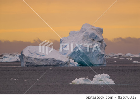 Wild frozen landscape, Antarctica 82676312