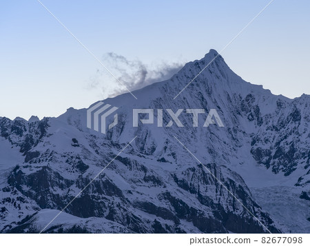 Yunnan Deqin Meili Snow Mountain, China Yunnan Deqin Meili Snow Mountain, China 82677098