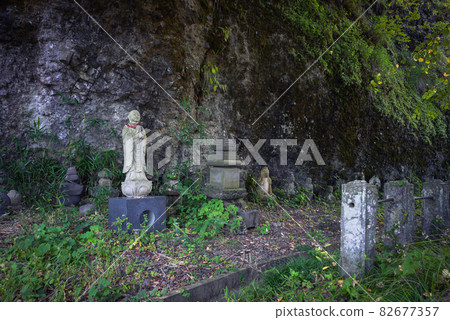 Stone Buddha statue at Obasute / Chorakuji 82677357
