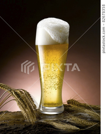 poured fresh frothy beer mug poured fresh frothy beer mug 82678358