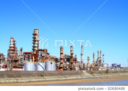四日市市的風景，工廠設施的綜合體 82680486