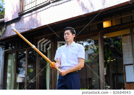 男學生肖像夏季版 82684043