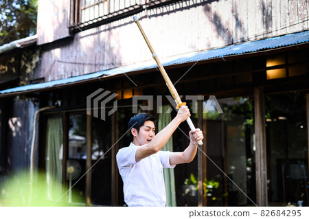 男學生肖像夏季版 82684295