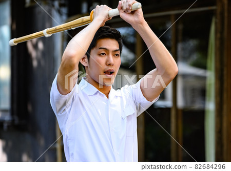 男學生肖像夏季版 82684296