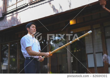 男學生肖像夏季版 82684301