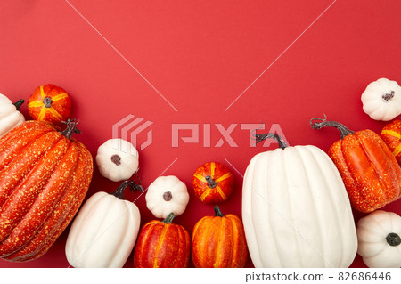 Different sizes of white and orange flatlay Different sizes of white and orange flatlay 82686446